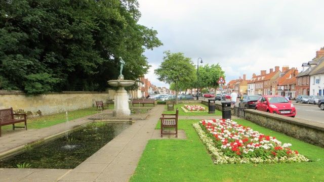 Sensory bed planting at Thame Memorial Gardens